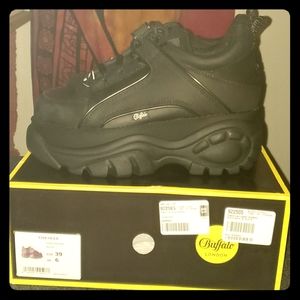 Buffalo London Classic low leather sneakers